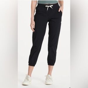 Vuori Miles Jogger in Black